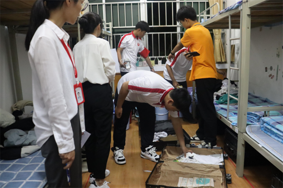 检查活动有序进行中.png