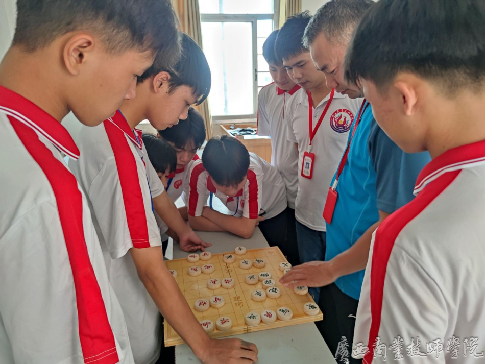 象棋社授课展示现场.png